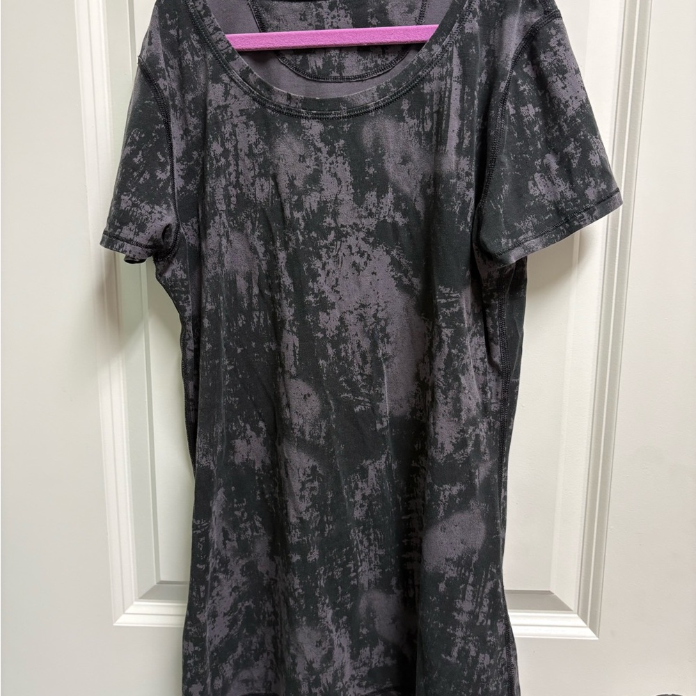 lululemon athletica Charcoal and Ash Short Sleeve Tee